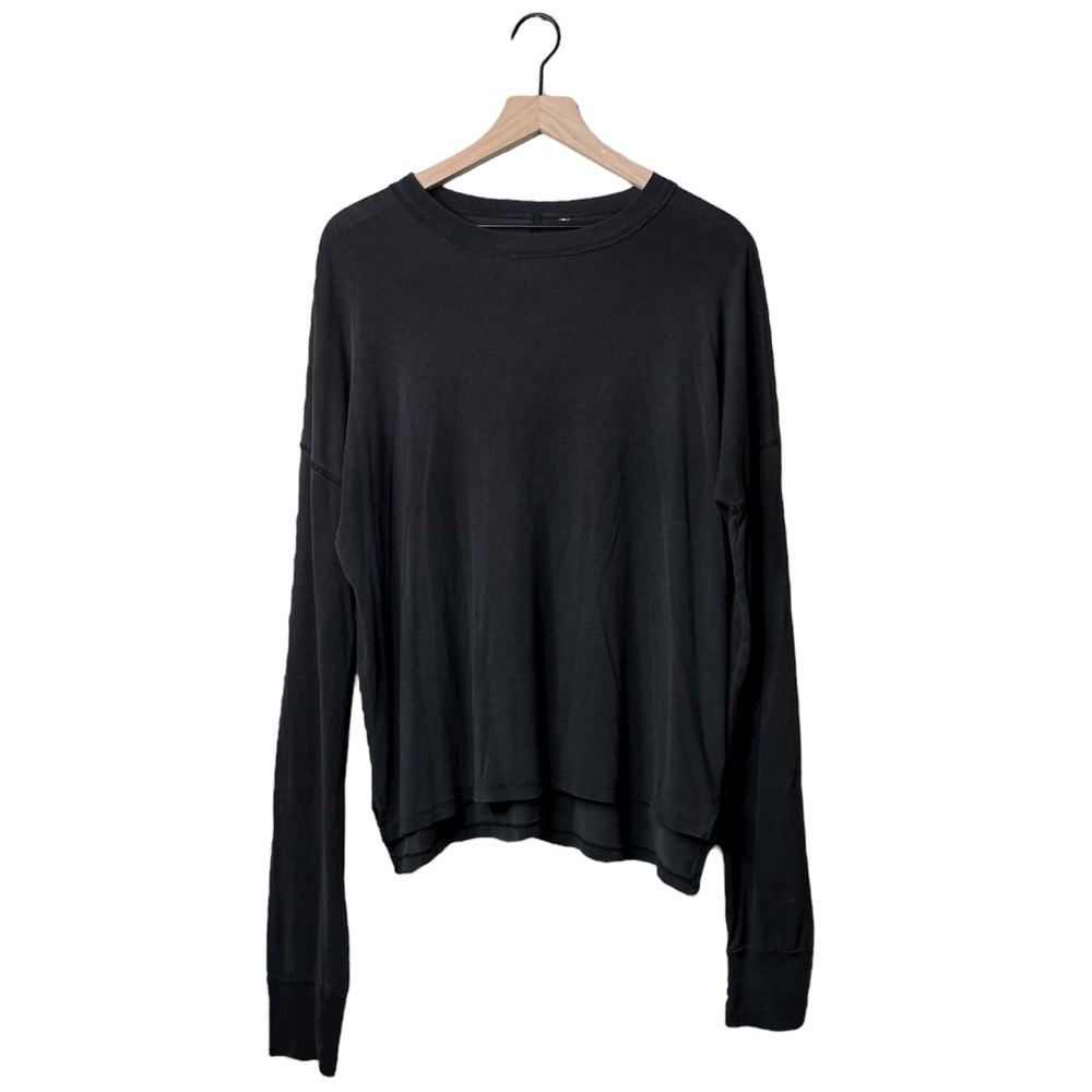 Gray Long Sleeve Workout Top Flowy Boxy Comfy Lightweight Thumbholes